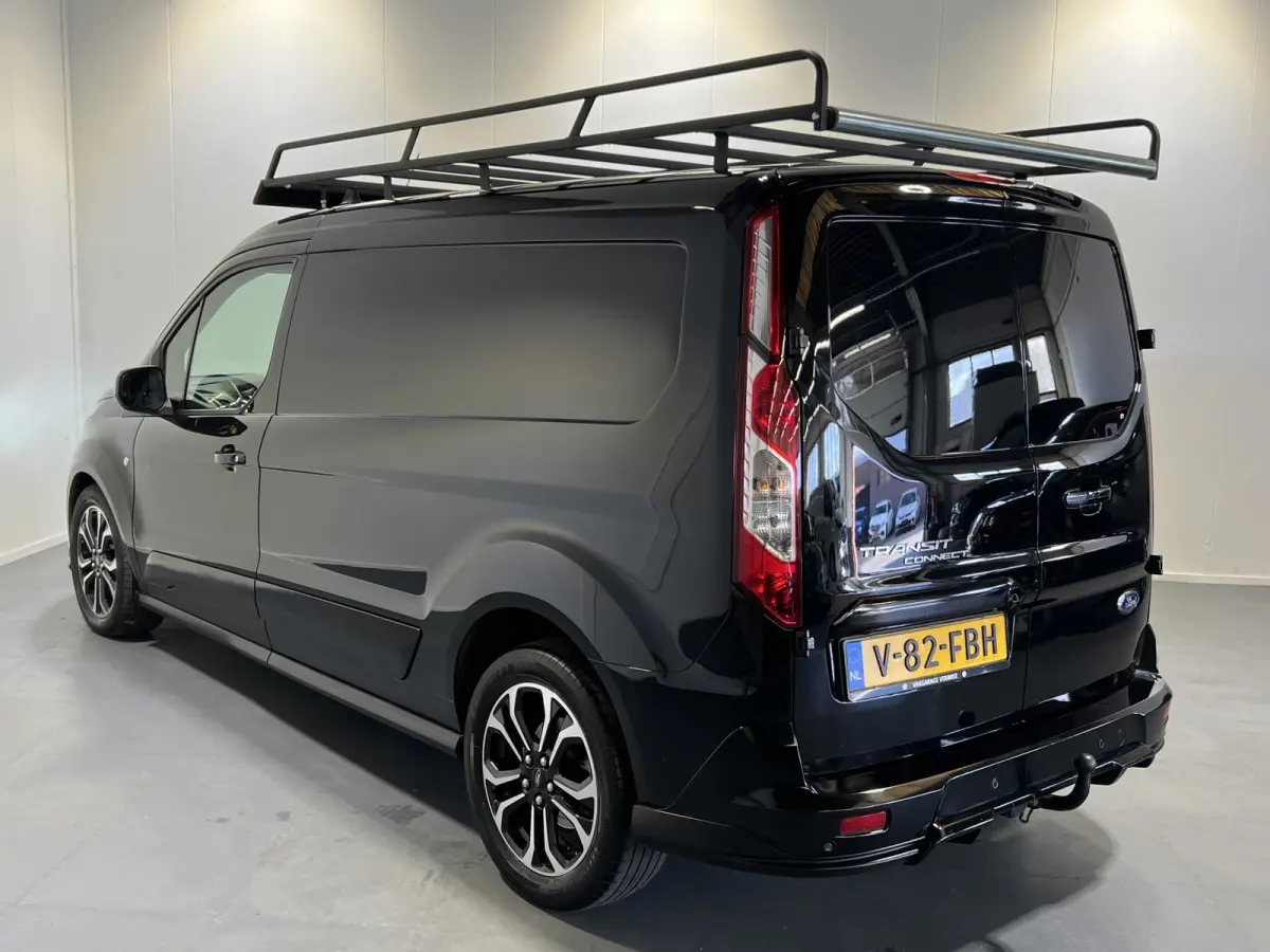 1.5 EcoBlue L2 Sport Trekhaak | LM Velgen 17" | Cruise Control | Voorstoelen Verwarmd | Voorruit Verwarmd | Airco | PDC Achter |
