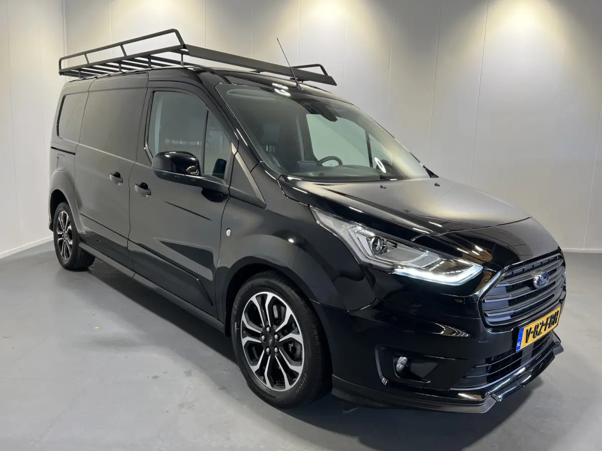 1.5 EcoBlue L2 Sport Trekhaak | LM Velgen 17" | Cruise Control | Voorstoelen Verwarmd | Voorruit Verwarmd | Airco | PDC Achter |