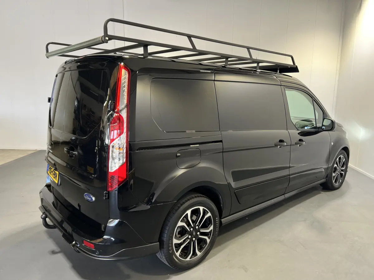 1.5 EcoBlue L2 Sport Trekhaak | LM Velgen 17" | Cruise Control | Voorstoelen Verwarmd | Voorruit Verwarmd | Airco | PDC Achter |