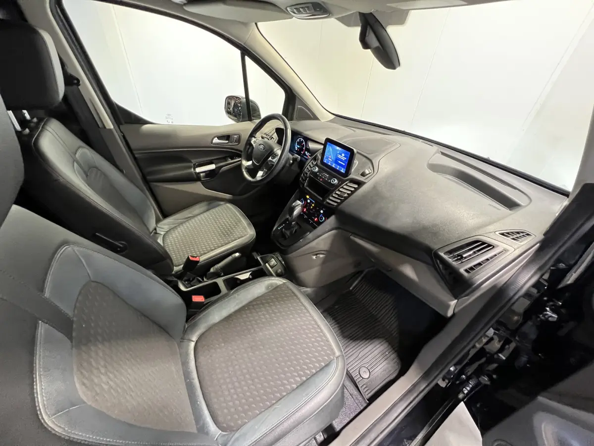 1.5 EcoBlue L2 Sport Trekhaak | LM Velgen 17" | Cruise Control | Voorstoelen Verwarmd | Voorruit Verwarmd | Airco | PDC Achter |