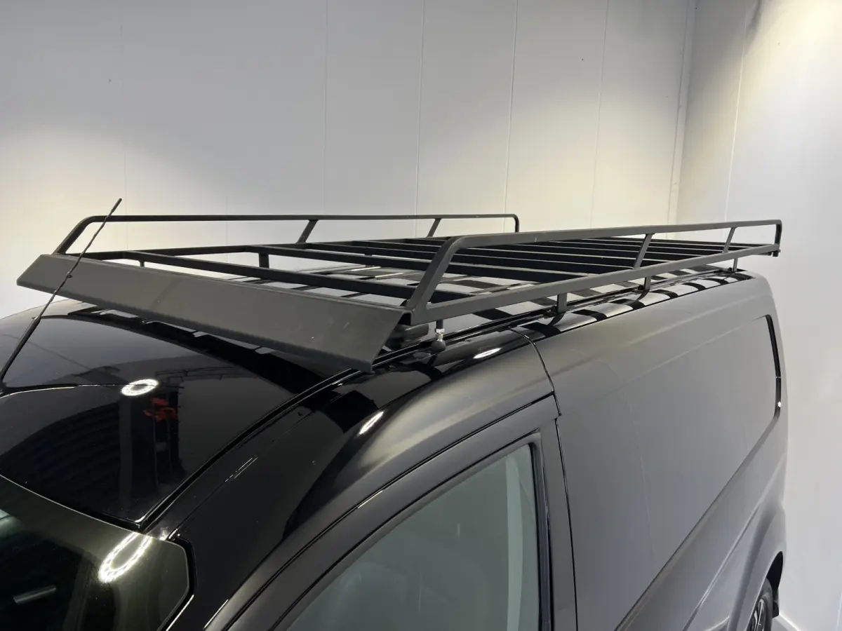 1.5 EcoBlue L2 Sport Trekhaak | LM Velgen 17" | Cruise Control | Voorstoelen Verwarmd | Voorruit Verwarmd | Airco | PDC Achter |