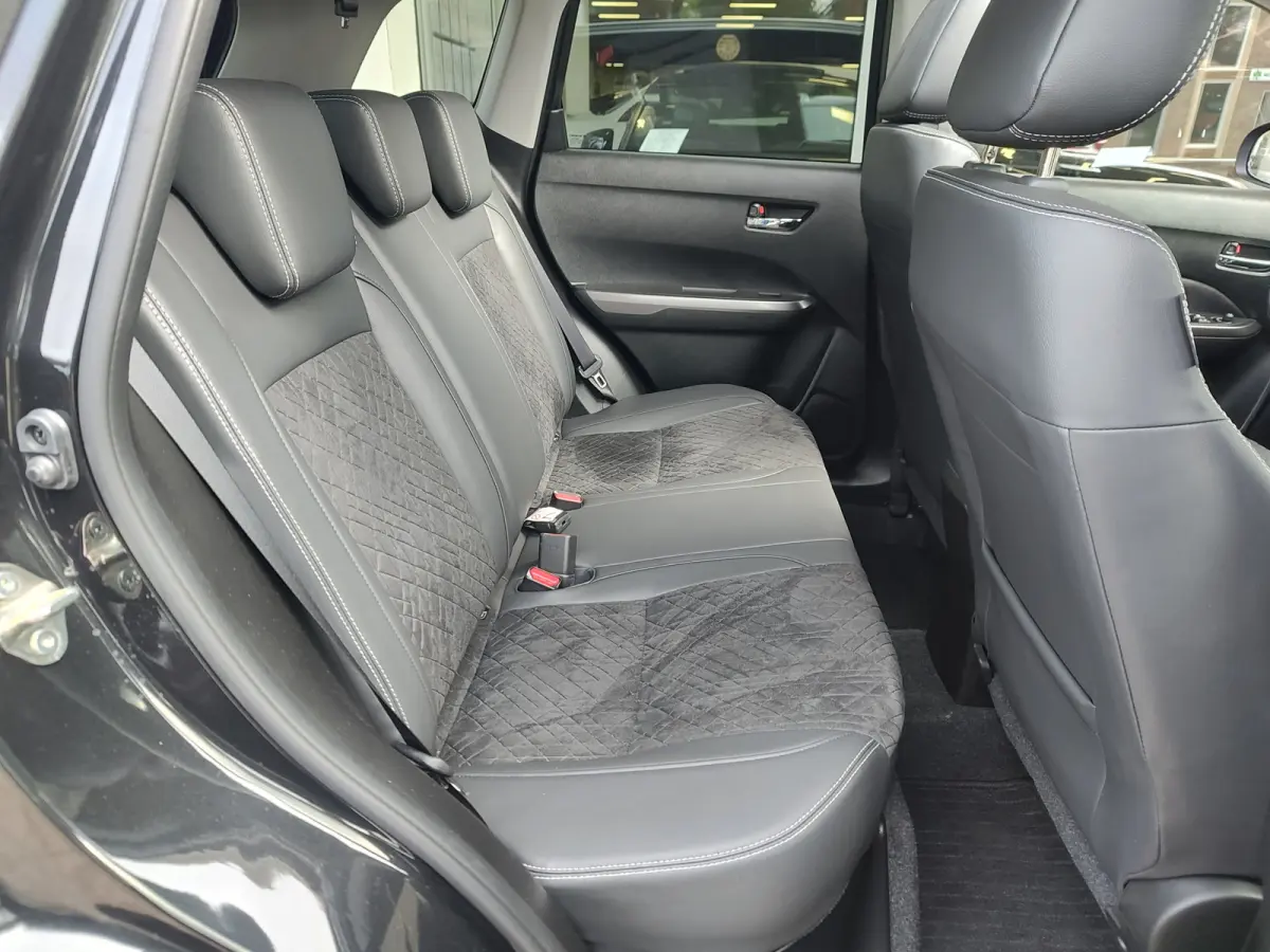 1.4 BOOSTERJET STYLE SMART HYBRID Dodehoekdetectie | Navi | Keyless | Alcantara