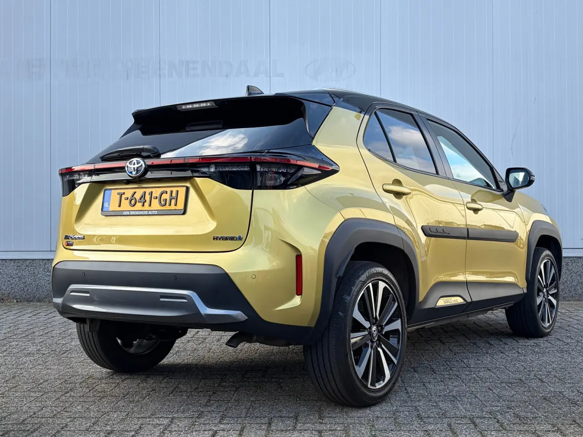 1.5 Hybrid Launch Edition | Achteruitrijcamera standaard | Airco (automatisch) | Lichtmetalen velgen 18"