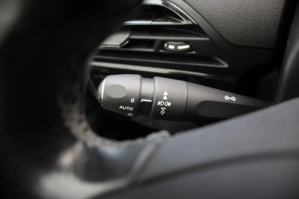 1.2 PureTech Feel 7 Persoons - Trekhaak, Carplay, Navi, Cruise