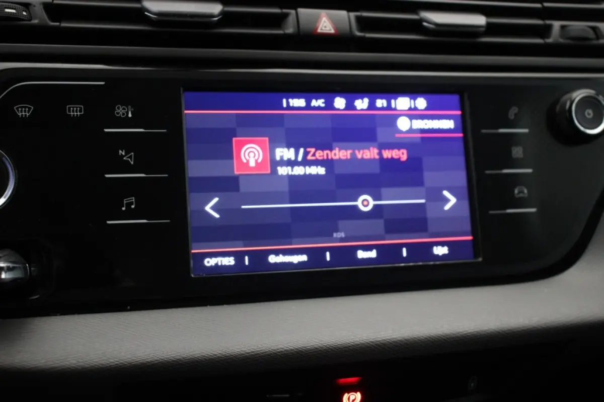1.2 PureTech Feel 7 Persoons - Trekhaak, Carplay, Navi, Cruise