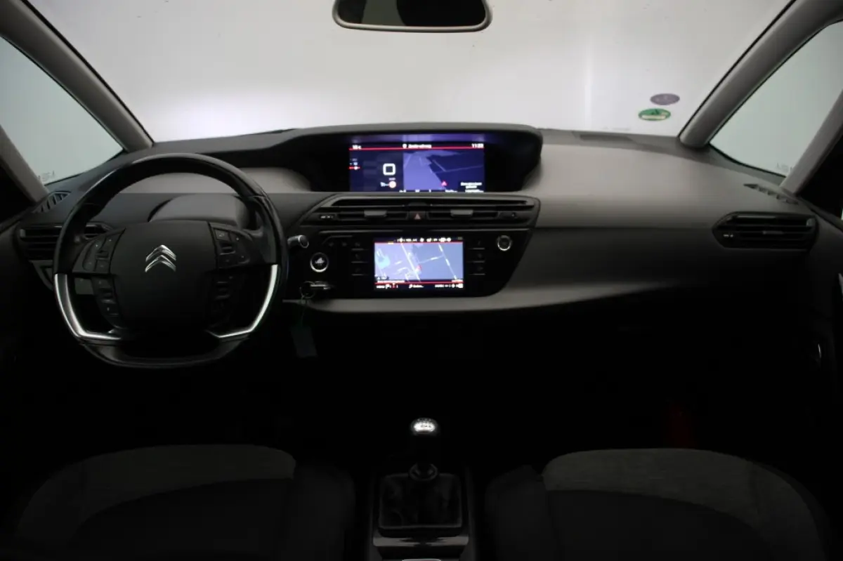 1.2 PureTech Feel 7 Persoons - Trekhaak, Carplay, Navi, Cruise