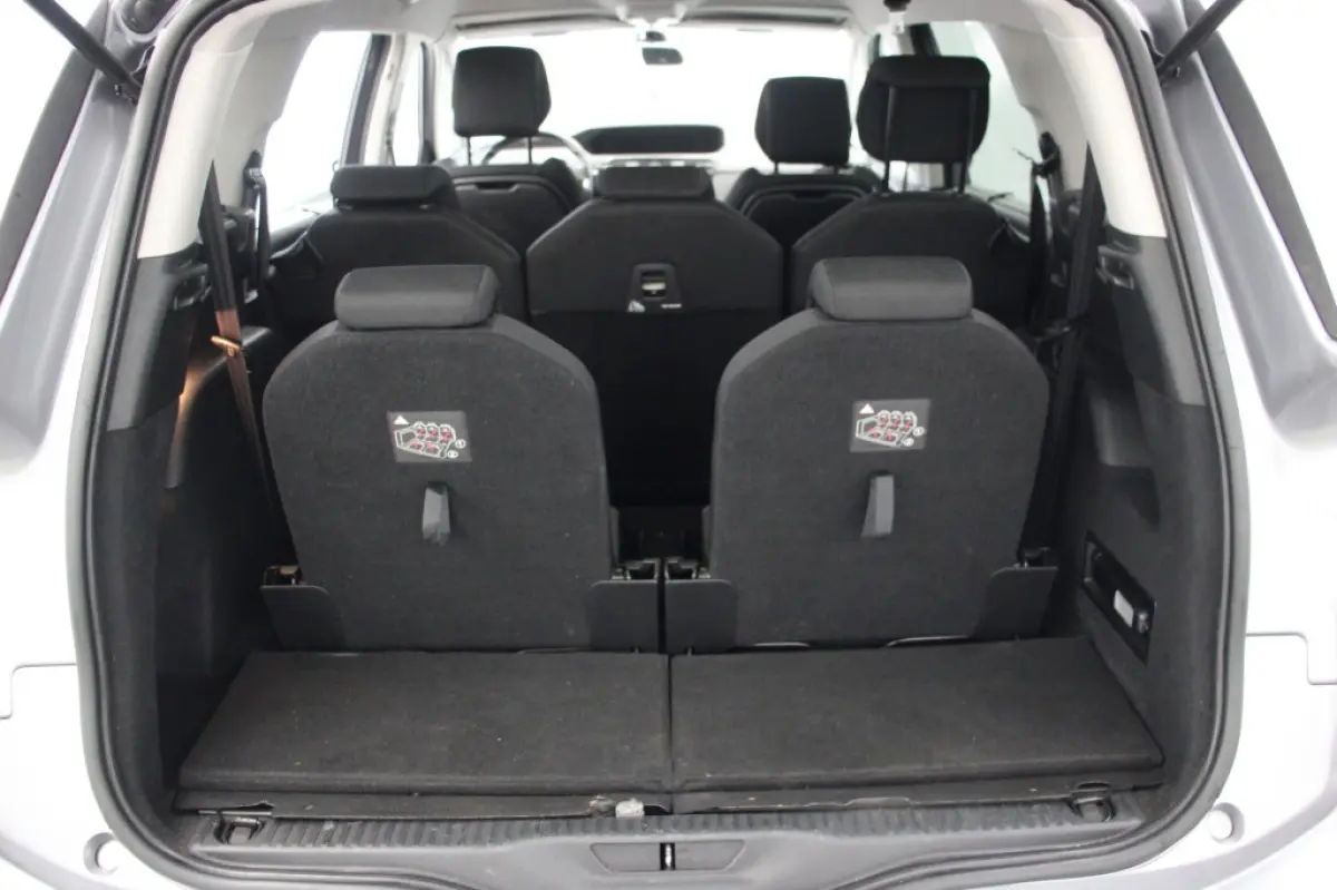 1.2 PureTech Feel 7 Persoons - Trekhaak, Carplay, Navi, Cruise