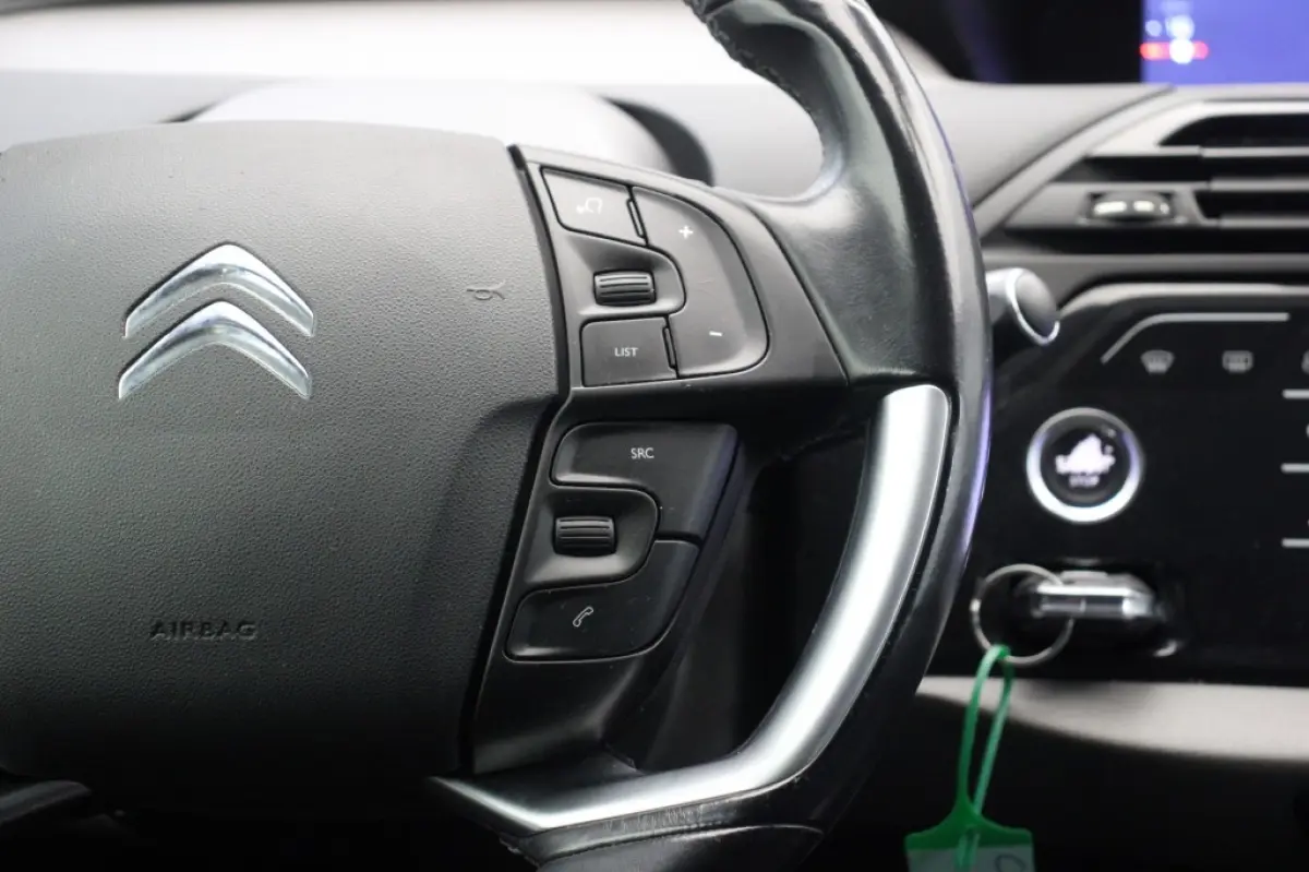 1.2 PureTech Feel 7 Persoons - Trekhaak, Carplay, Navi, Cruise