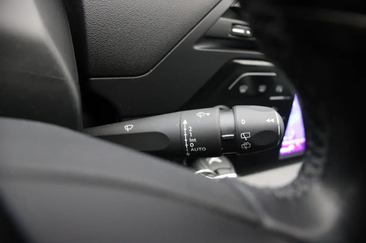 1.2 PureTech Feel 7 Persoons - Trekhaak, Carplay, Navi, Cruise