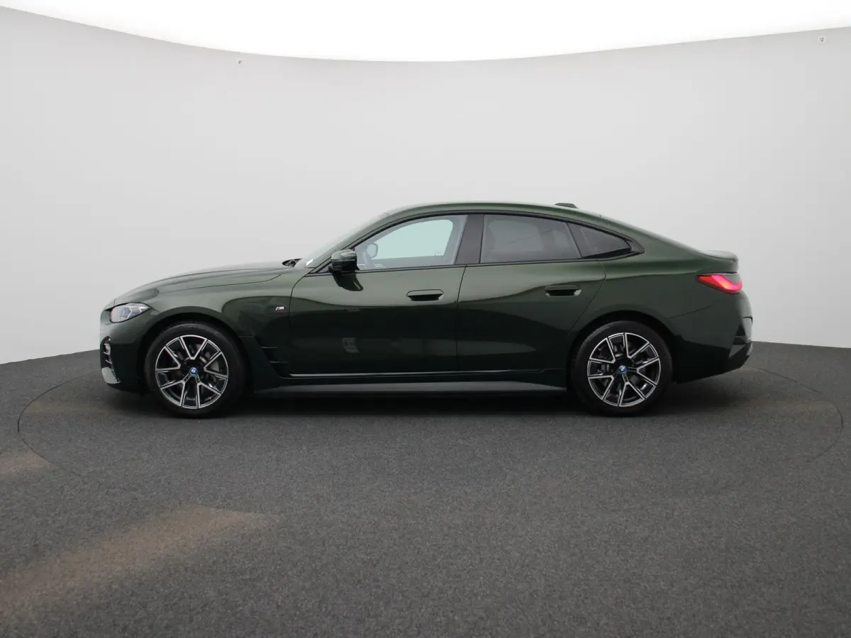 eDrive40 High Executive 84 kWh | WORDT VERWACHT | ACHTERUITRIJCAMERA | HEAD-UP | ELEKTRISCHE KOFFERKLEP | STOELVERWARMING | APPLE CARPLAY - ANDROID AUTO | ADAPTIVE CRUISE CONTROL |