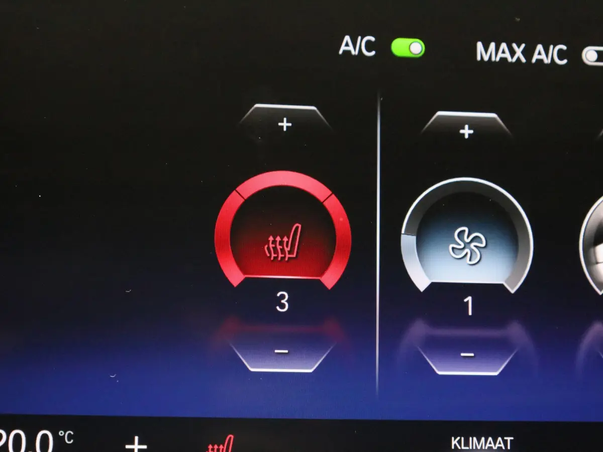 eDrive40 High Executive 84 kWh | ACHTERUITRIJCAMERA | HEAD-UP | ELEKTRISCHE KOFFERKLEP | STOELVERWARMING | APPLE CARPLAY - ANDROID AUTO | ADAPTIVE CRUISE CONTROL |