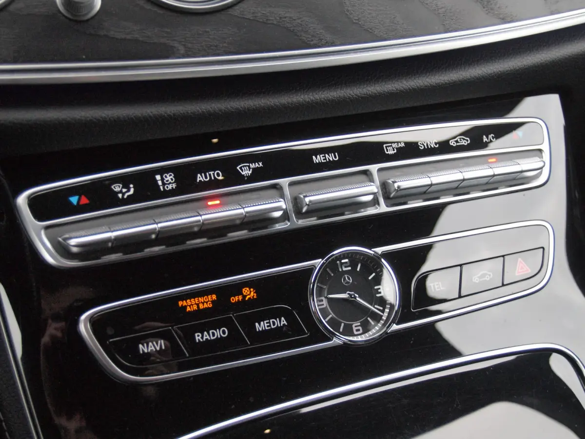 200 Prestige Plus AMG | Widescreen Display | AMG-Pakket | Burmester | Sfeerverlichting | Camera | Stoelmemory | Apple Carplay |