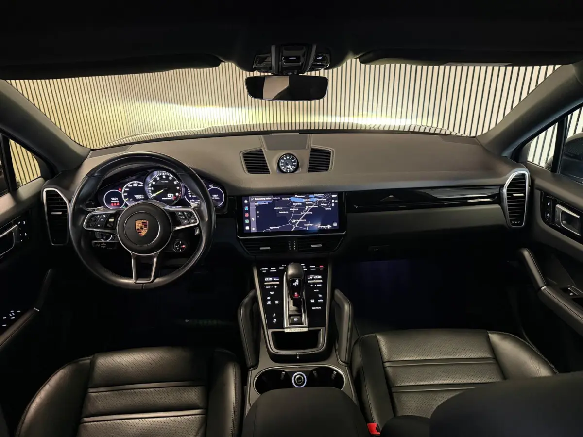 3.0 E-Hybrid SPORT DESIGN-LUCHTVERING-PANORAMA-SPORT CHRONO-COMPLEET