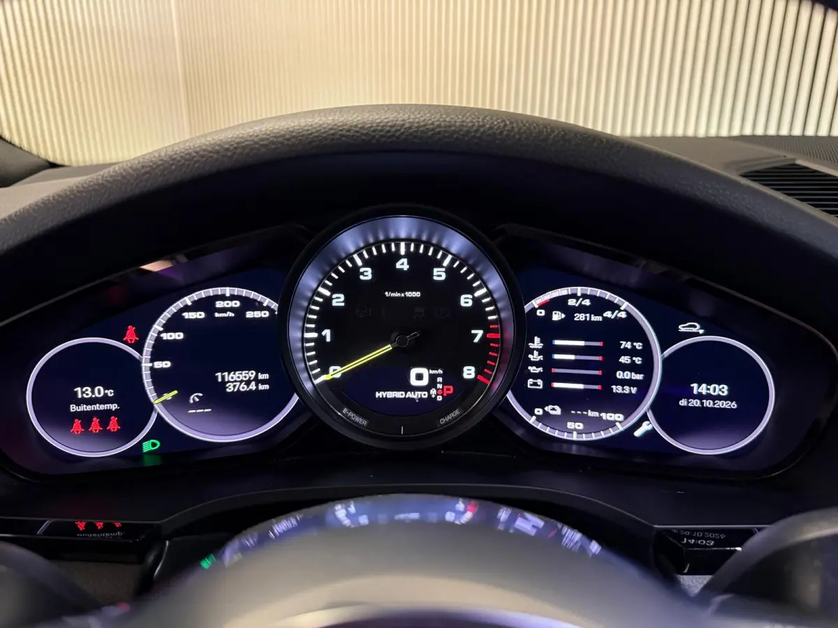 3.0 E-Hybrid SPORT DESIGN-LUCHTVERING-PANORAMA-SPORT CHRONO-COMPLEET