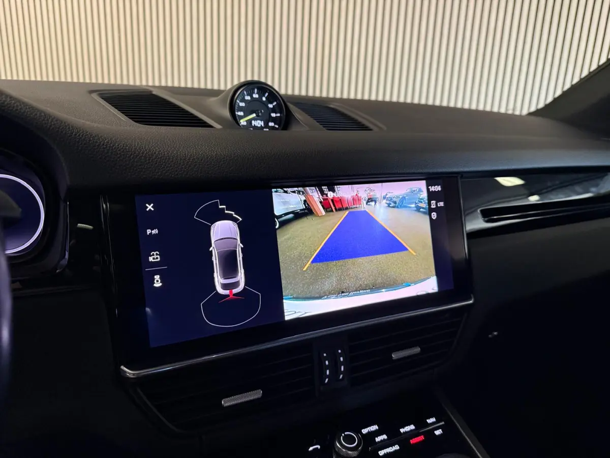 3.0 E-Hybrid SPORT DESIGN-LUCHTVERING-PANORAMA-SPORT CHRONO-COMPLEET