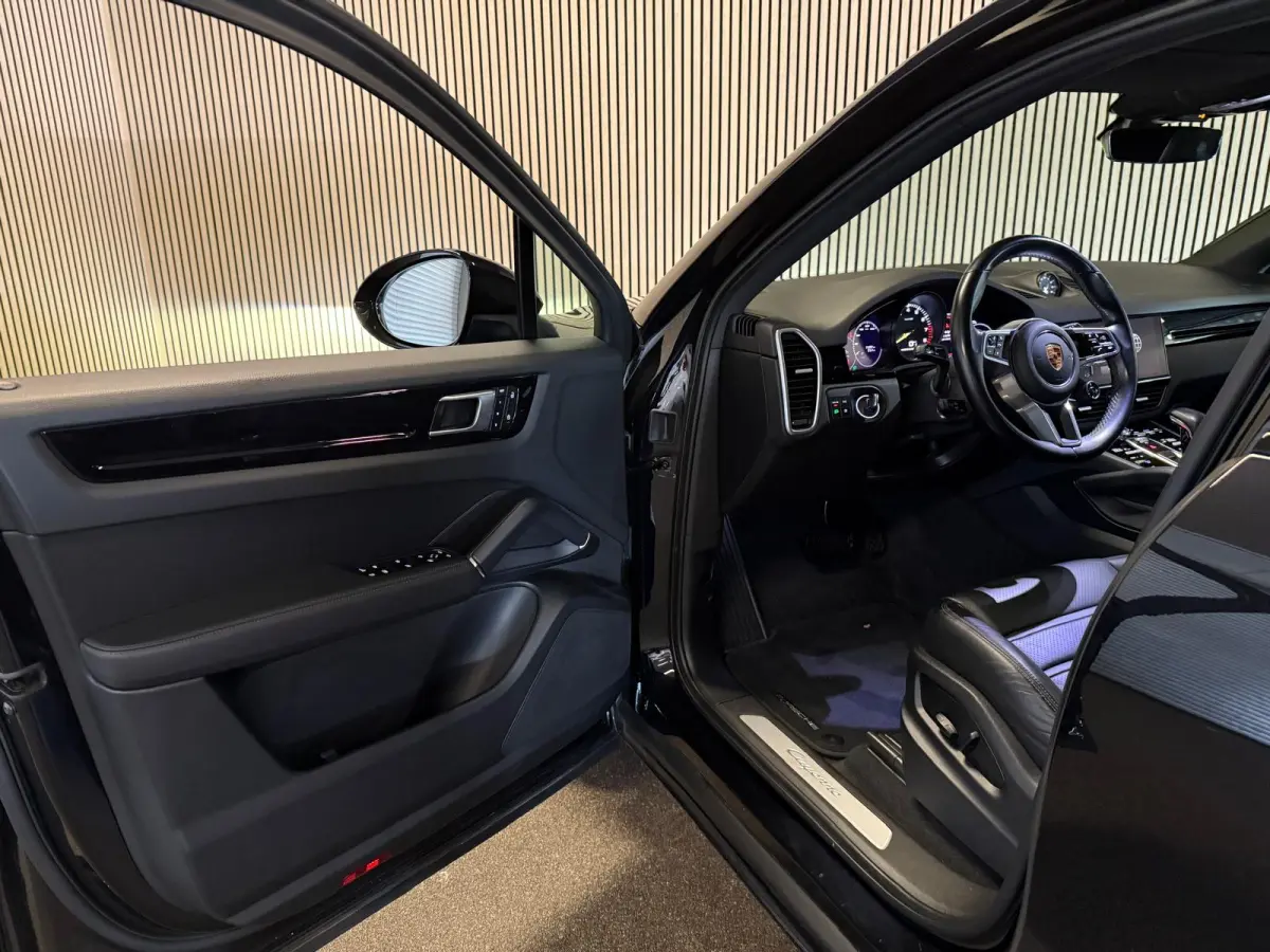 3.0 E-Hybrid SPORT DESIGN-LUCHTVERING-PANORAMA-SPORT CHRONO-COMPLEET