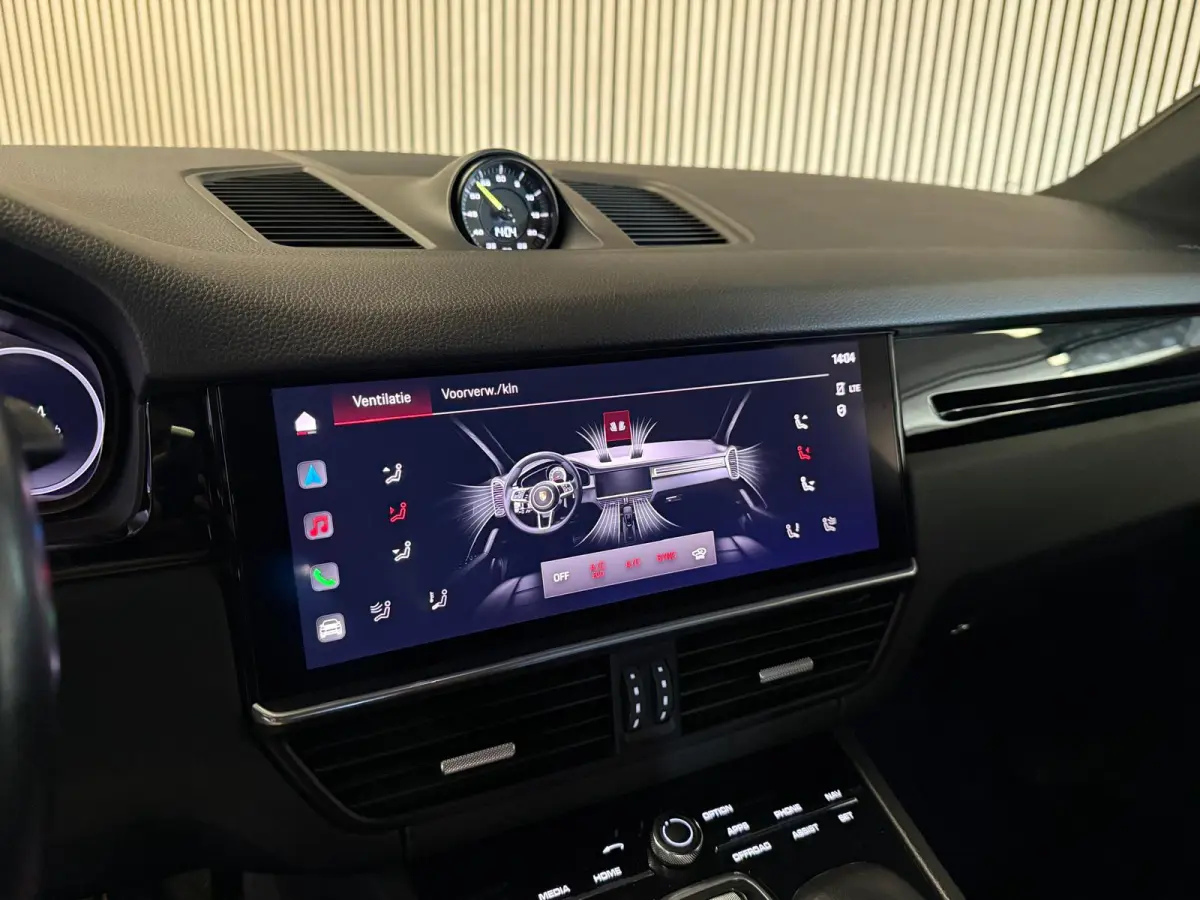 3.0 E-Hybrid SPORT DESIGN-LUCHTVERING-PANORAMA-SPORT CHRONO-COMPLEET