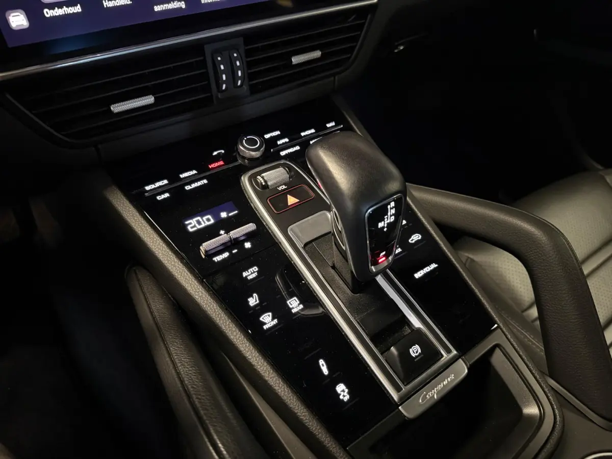 3.0 E-Hybrid SPORT DESIGN-LUCHTVERING-PANORAMA-SPORT CHRONO-COMPLEET