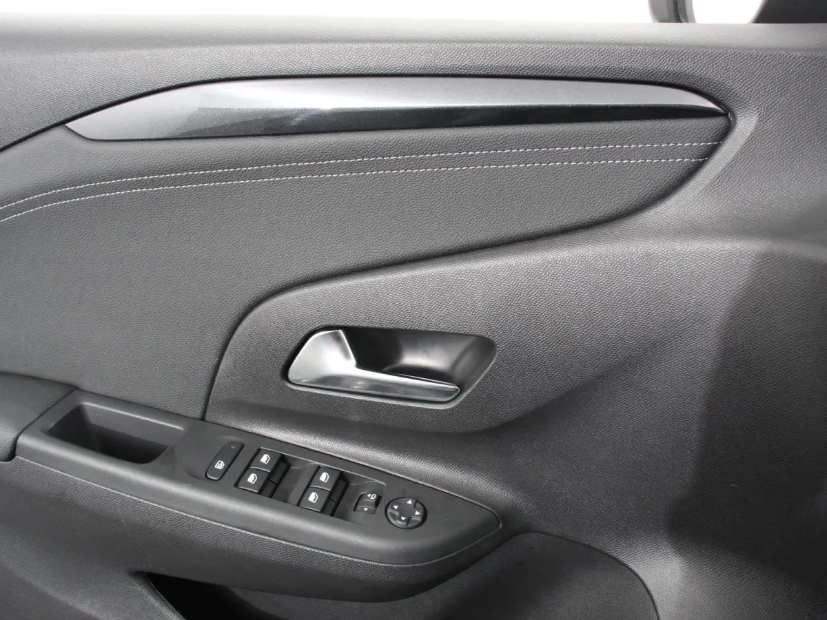 1.2 Turbo 100pk GS Nieuw model!  Navigatie Apple Carplay/Android Auto Airco Camera Parkeer sensoren Cruise Control Lichtmetalen Velgen