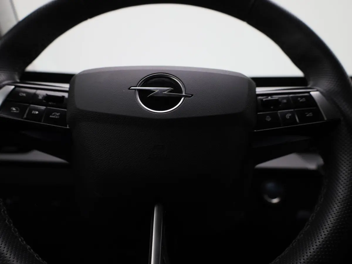 1.2 Business Elegance | WORDT VERWACHT | AUTOMAAT | ACHTERUITRIJCAMERA | APPLE CARPLAY - ANDROID AUTO | STOELVERWARMING | STUURWIELVERWARMING | CLIMATE CONTROL | ADAPTIVE CRUISE CONTROL |