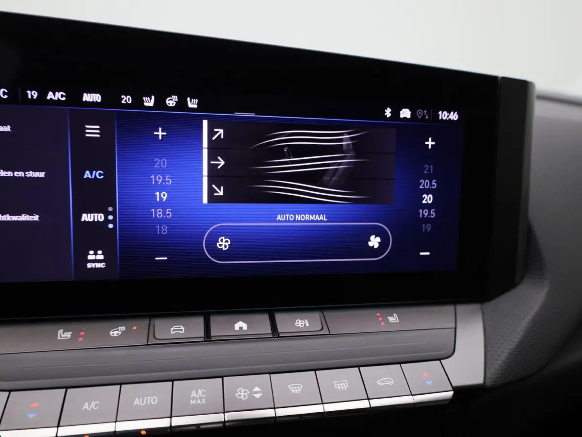 1.2 Business Elegance | WORDT VERWACHT | AUTOMAAT | ACHTERUITRIJCAMERA | APPLE CARPLAY - ANDROID AUTO | STOELVERWARMING | STUURWIELVERWARMING | CLIMATE CONTROL | ADAPTIVE CRUISE CONTROL |
