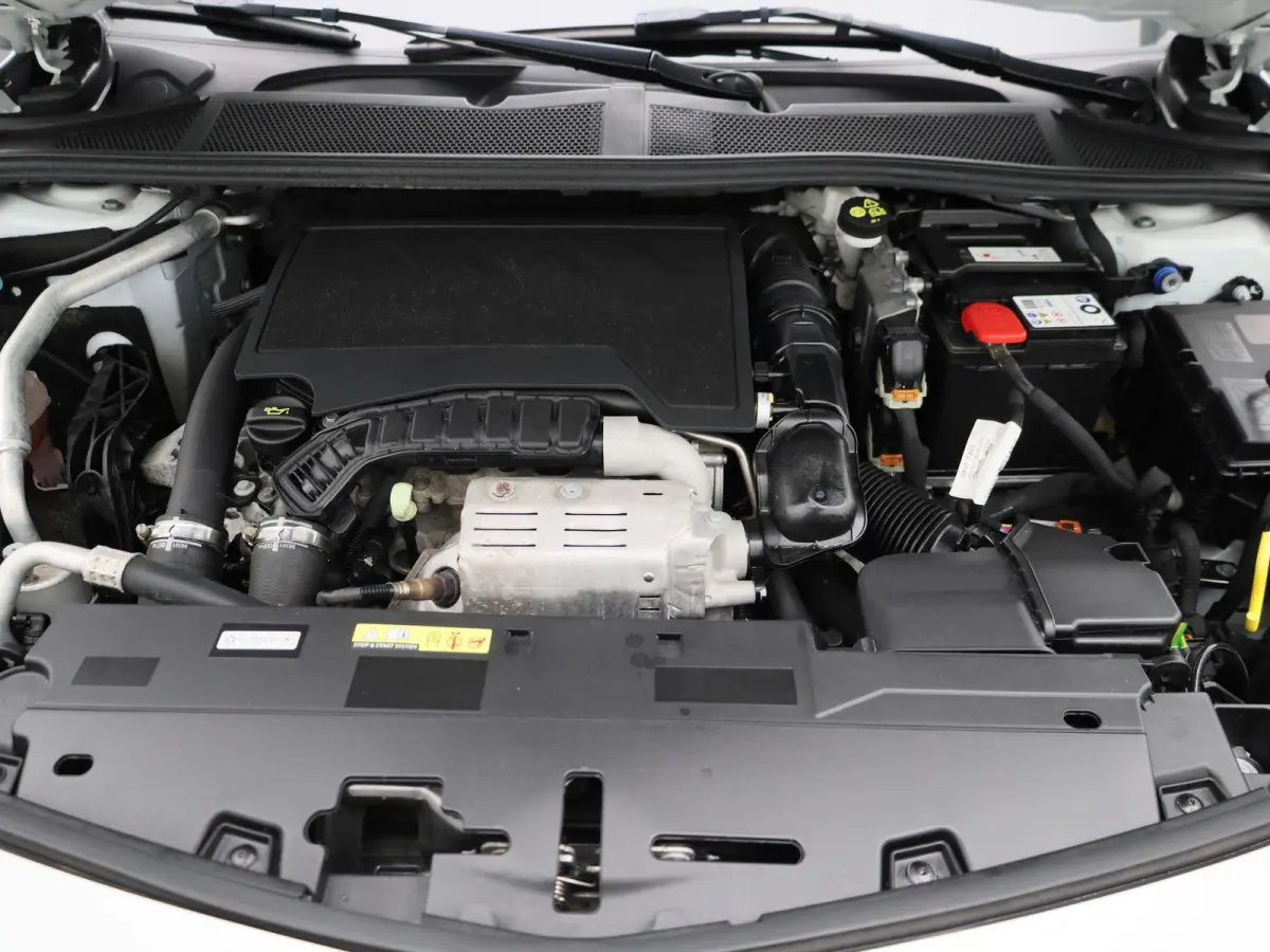 1.2 Business Elegance | WORDT VERWACHT | AUTOMAAT | ACHTERUITRIJCAMERA | APPLE CARPLAY - ANDROID AUTO | STOELVERWARMING | STUURWIELVERWARMING | CLIMATE CONTROL | ADAPTIVE CRUISE CONTROL |