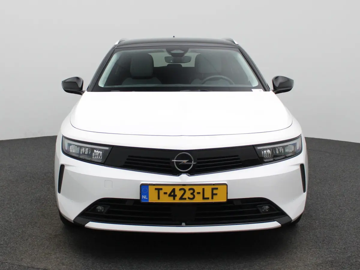 1.2 Business Elegance | WORDT VERWACHT | AUTOMAAT | ACHTERUITRIJCAMERA | APPLE CARPLAY - ANDROID AUTO | STOELVERWARMING | STUURWIELVERWARMING | CLIMATE CONTROL | ADAPTIVE CRUISE CONTROL |