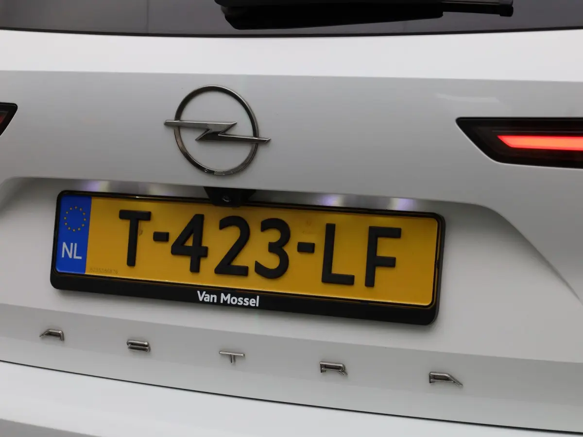 1.2 Business Elegance | WORDT VERWACHT | AUTOMAAT | ACHTERUITRIJCAMERA | APPLE CARPLAY - ANDROID AUTO | STOELVERWARMING | STUURWIELVERWARMING | CLIMATE CONTROL | ADAPTIVE CRUISE CONTROL |