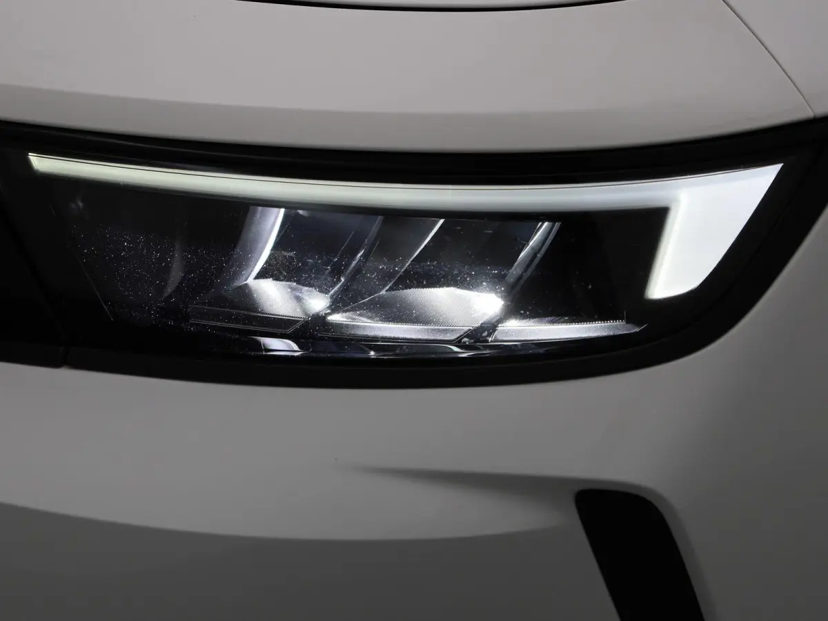 1.2 Business Elegance | WORDT VERWACHT | AUTOMAAT | ACHTERUITRIJCAMERA | APPLE CARPLAY - ANDROID AUTO | STOELVERWARMING | STUURWIELVERWARMING | CLIMATE CONTROL | ADAPTIVE CRUISE CONTROL |