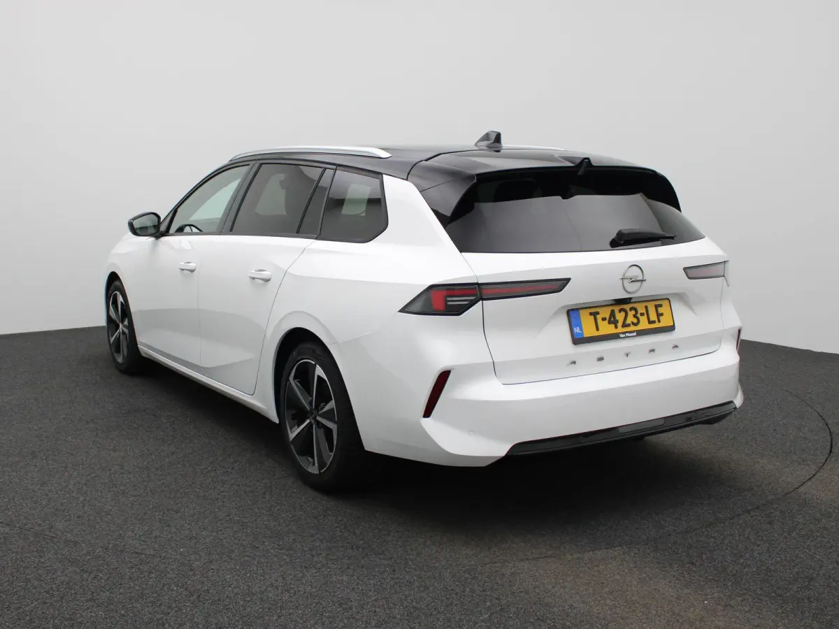 1.2 Business Elegance | WORDT VERWACHT | AUTOMAAT | ACHTERUITRIJCAMERA | APPLE CARPLAY - ANDROID AUTO | STOELVERWARMING | STUURWIELVERWARMING | CLIMATE CONTROL | ADAPTIVE CRUISE CONTROL |
