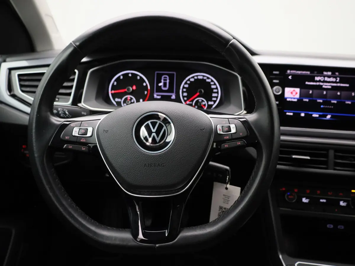 1.0 TSI Highline | WORDT VERWACHT | APPLE CARPLAY - ANDROID AUTO | CLIMATE CONTROL | NAVIGATIE | PARKEERSENSOREN | ADAPTIVE CRUISE CONTROL | LICHTMETALEN VELGEN |