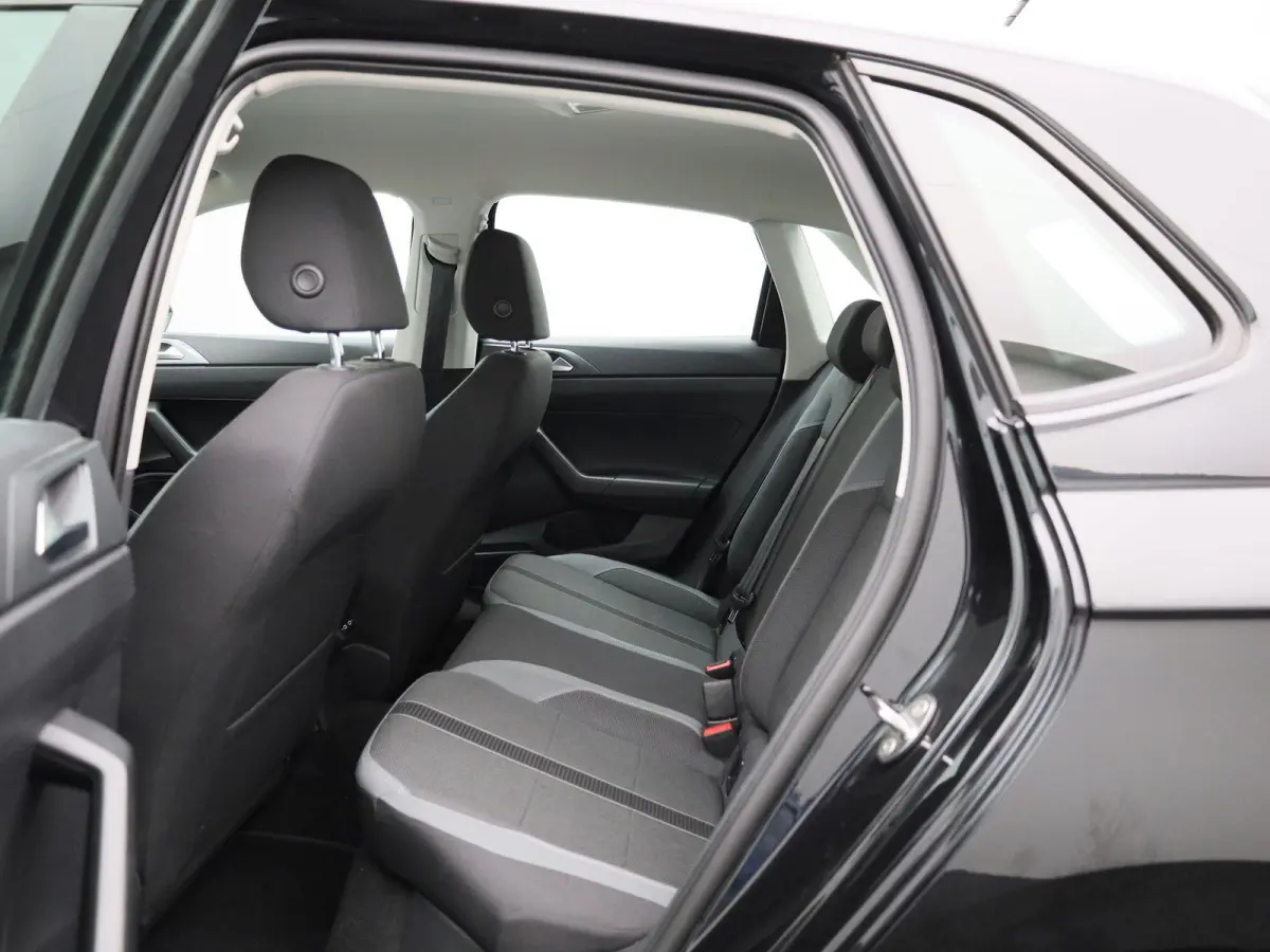1.0 TSI Highline | WORDT VERWACHT | APPLE CARPLAY - ANDROID AUTO | CLIMATE CONTROL | NAVIGATIE | PARKEERSENSOREN | ADAPTIVE CRUISE CONTROL | LICHTMETALEN VELGEN |