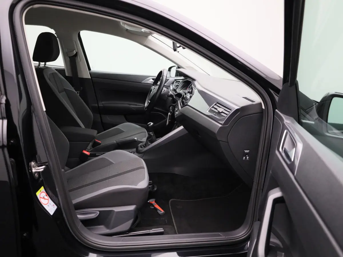 1.0 TSI Highline | WORDT VERWACHT | APPLE CARPLAY - ANDROID AUTO | CLIMATE CONTROL | NAVIGATIE | PARKEERSENSOREN | ADAPTIVE CRUISE CONTROL | LICHTMETALEN VELGEN |