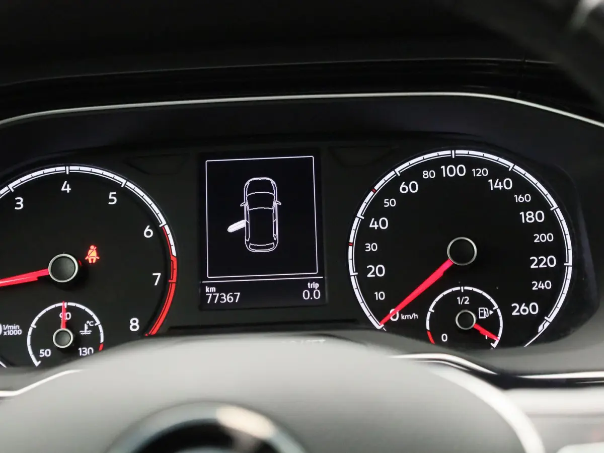 1.0 TSI Highline | WORDT VERWACHT | APPLE CARPLAY - ANDROID AUTO | CLIMATE CONTROL | NAVIGATIE | PARKEERSENSOREN | ADAPTIVE CRUISE CONTROL | LICHTMETALEN VELGEN |