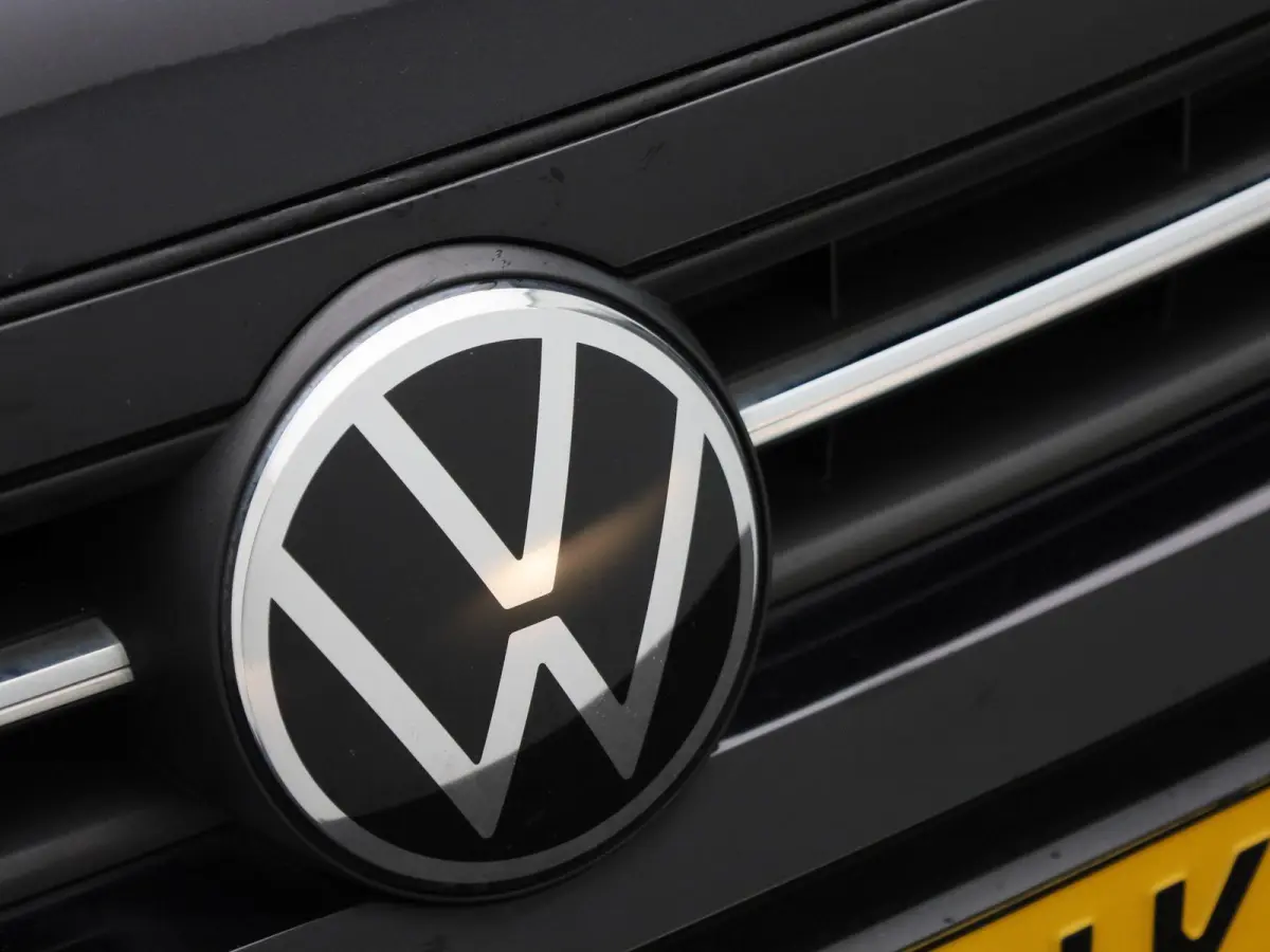 1.0 TSI Highline | WORDT VERWACHT | APPLE CARPLAY - ANDROID AUTO | CLIMATE CONTROL | NAVIGATIE | PARKEERSENSOREN | ADAPTIVE CRUISE CONTROL | LICHTMETALEN VELGEN |