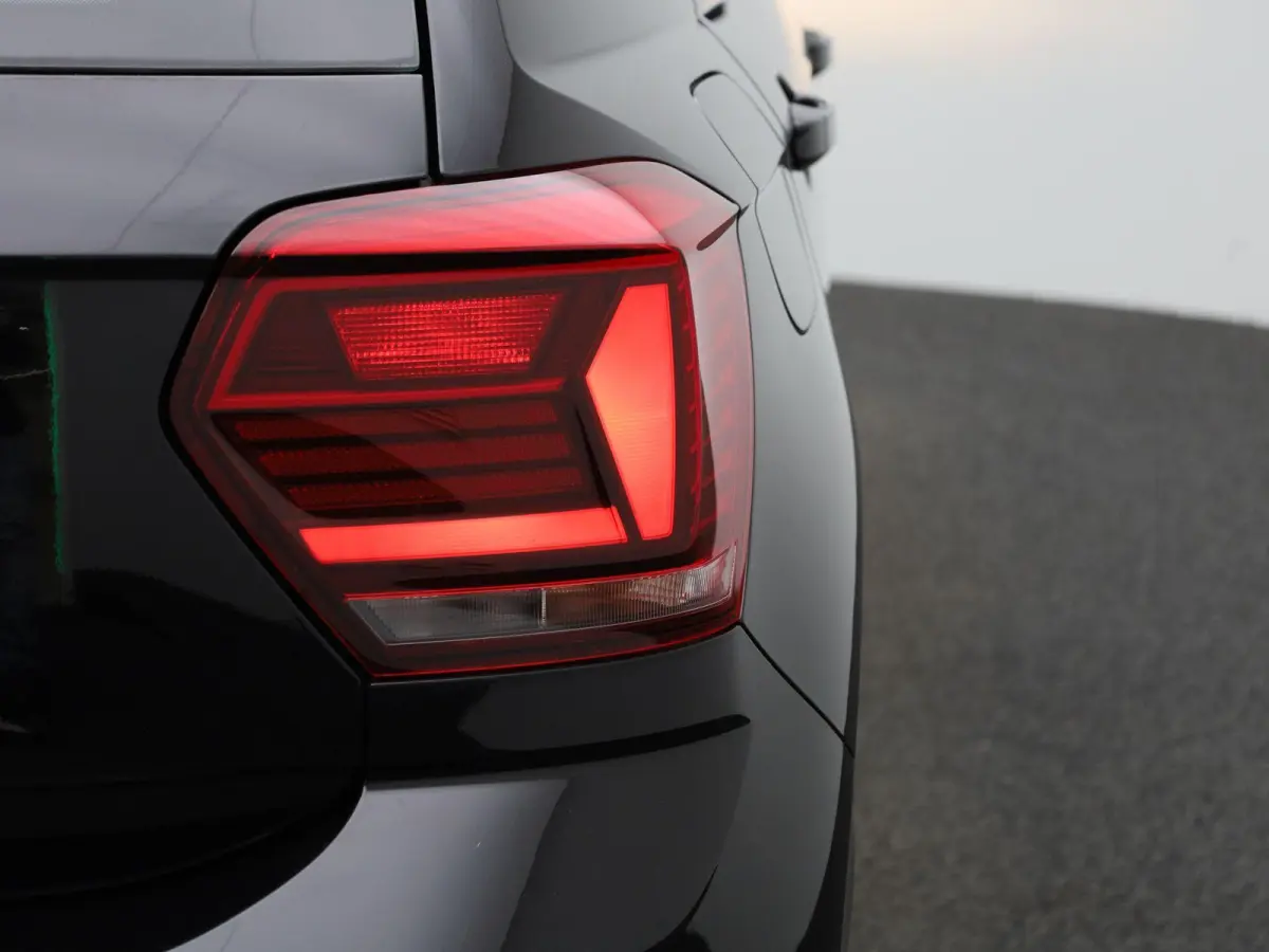 1.0 TSI Highline | WORDT VERWACHT | APPLE CARPLAY - ANDROID AUTO | CLIMATE CONTROL | NAVIGATIE | PARKEERSENSOREN | ADAPTIVE CRUISE CONTROL | LICHTMETALEN VELGEN |
