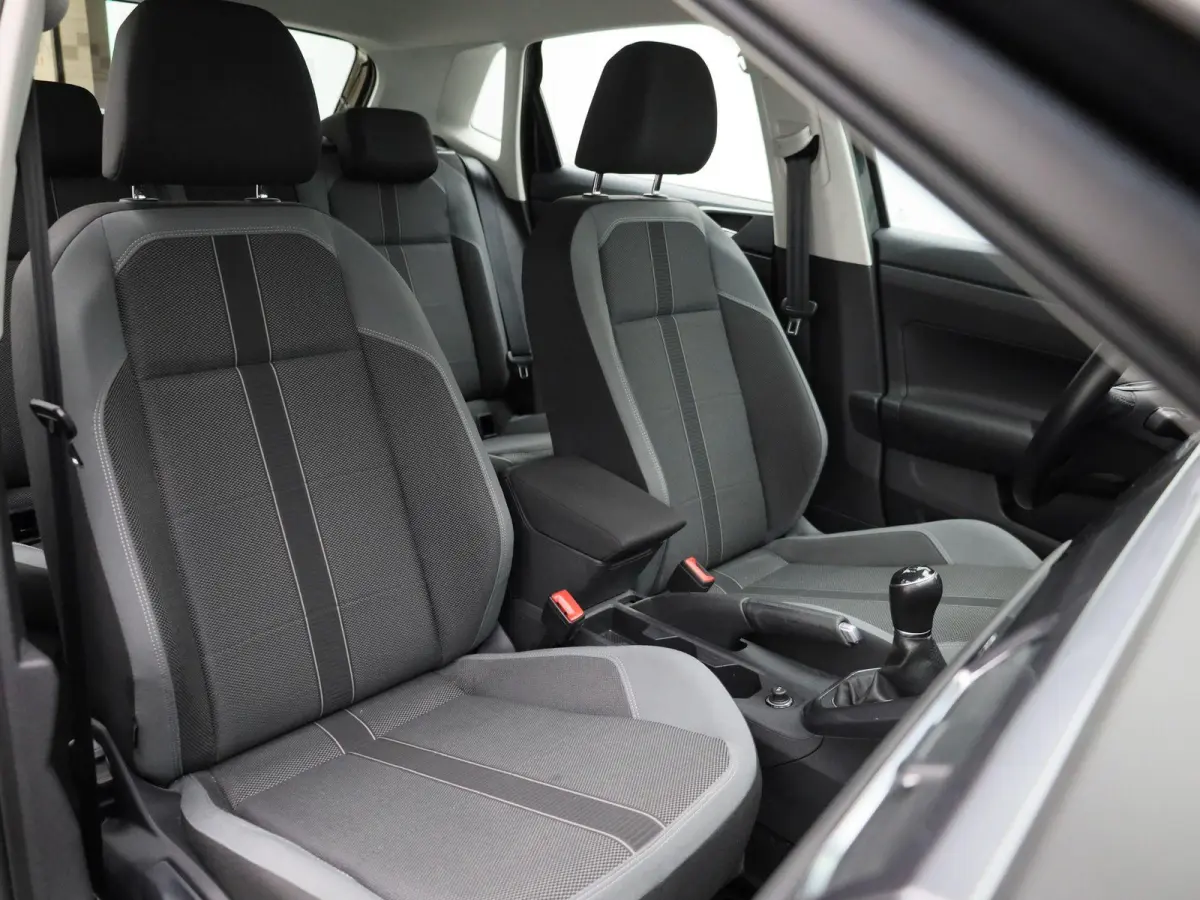 1.0 TSI Highline | WORDT VERWACHT | APPLE CARPLAY - ANDROID AUTO | CLIMATE CONTROL | NAVIGATIE | PARKEERSENSOREN | ADAPTIVE CRUISE CONTROL | LICHTMETALEN VELGEN |