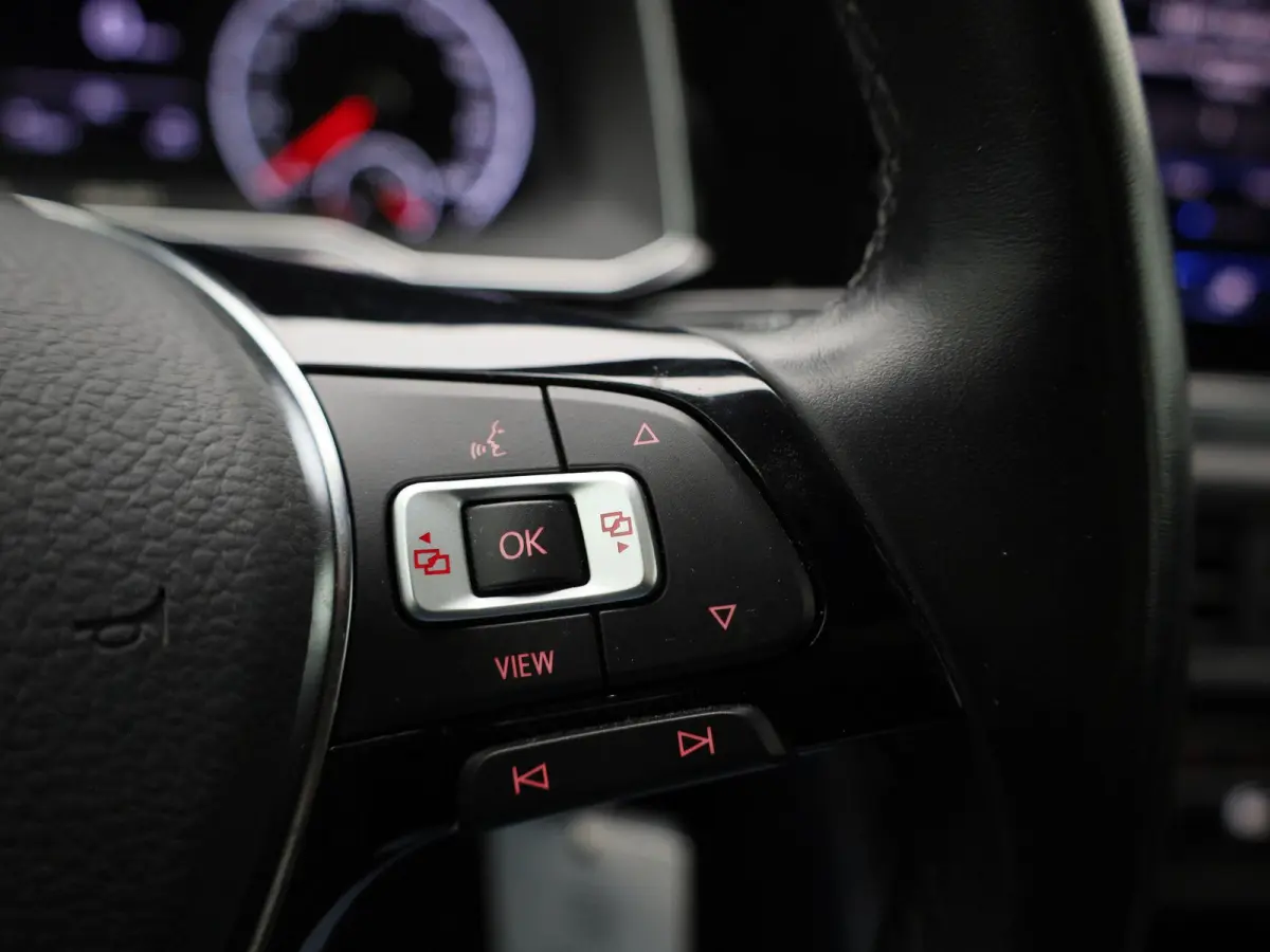1.0 TSI Highline | WORDT VERWACHT | APPLE CARPLAY - ANDROID AUTO | CLIMATE CONTROL | NAVIGATIE | PARKEERSENSOREN | ADAPTIVE CRUISE CONTROL | LICHTMETALEN VELGEN |