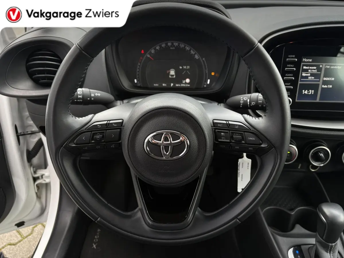 1.0 VVT-i S-CVT Play |Camera|Cruise|Automaat|Carplay.