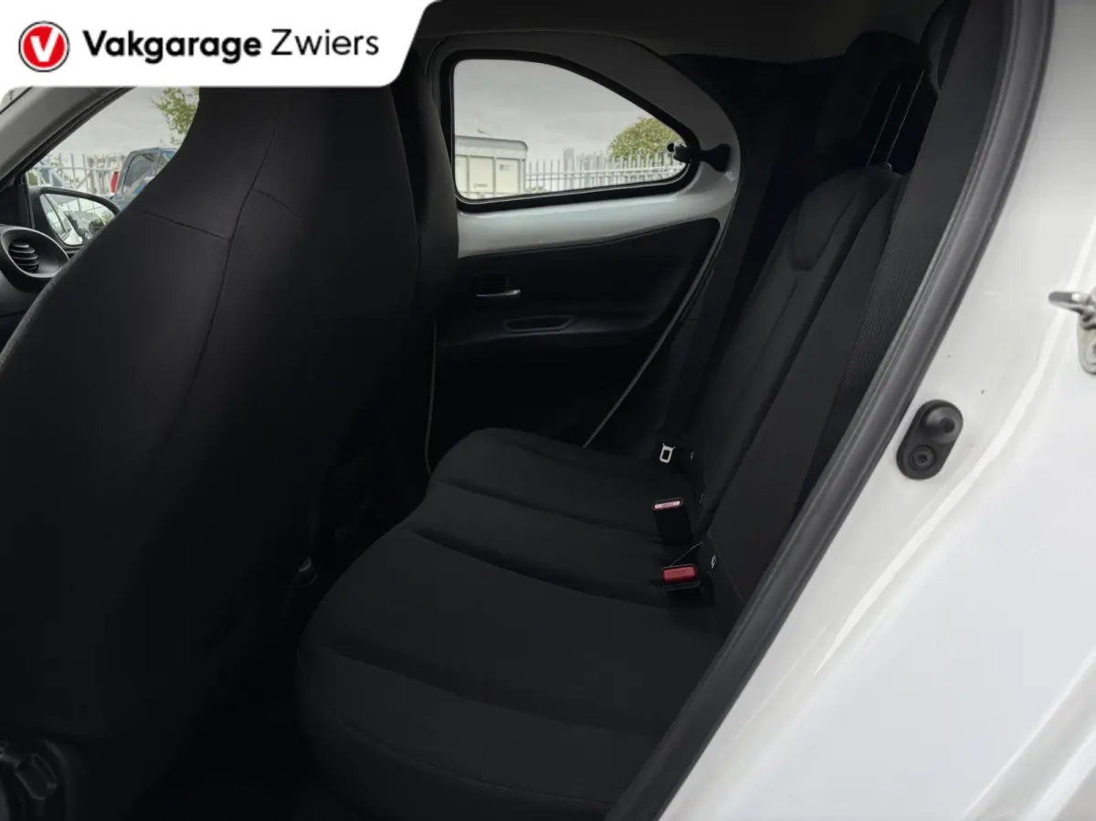 1.0 VVT-i S-CVT Play |Camera|Cruise|Automaat|Carplay.