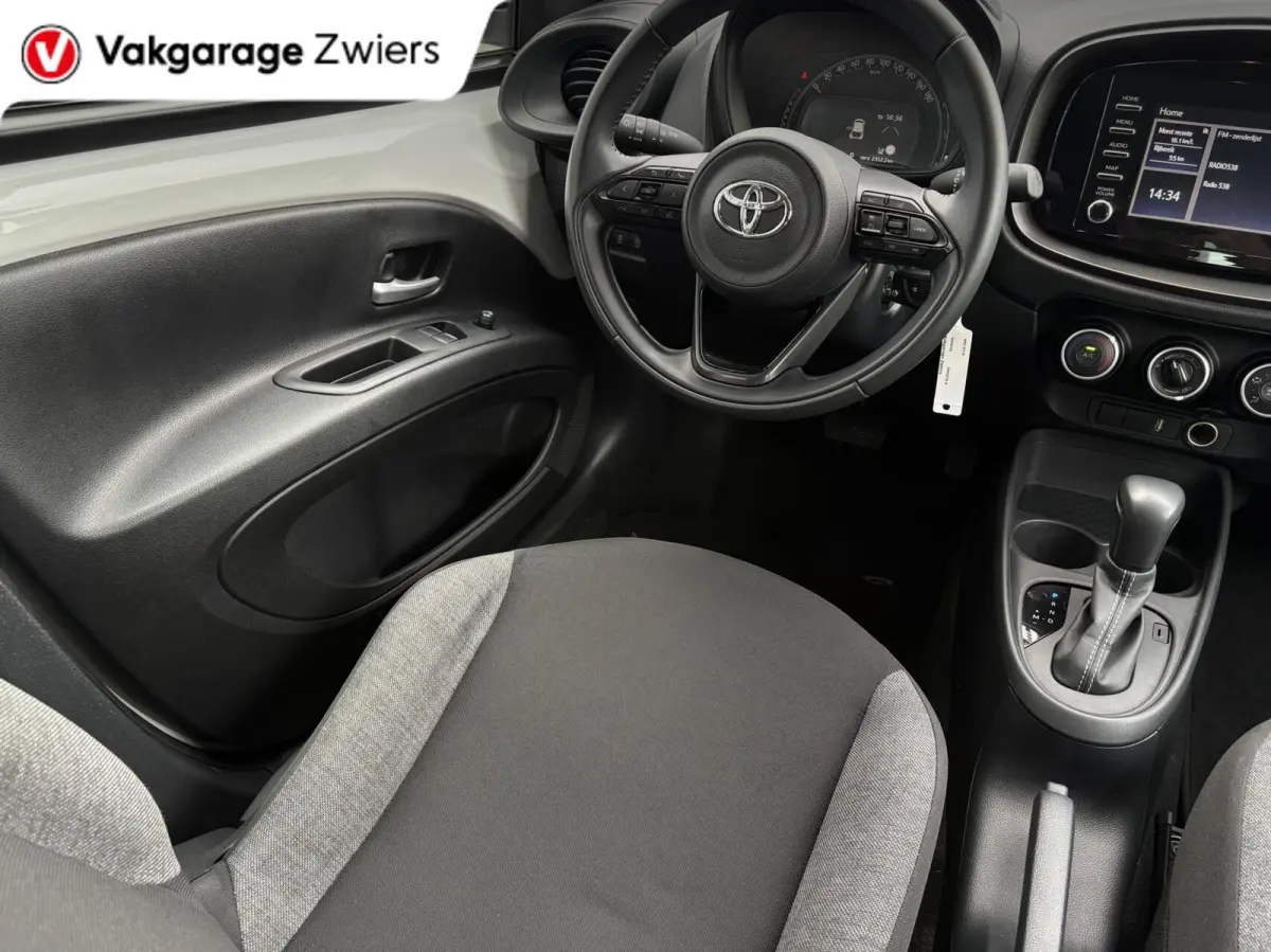 1.0 VVT-i S-CVT Play |Camera|Cruise|Automaat|Carplay.