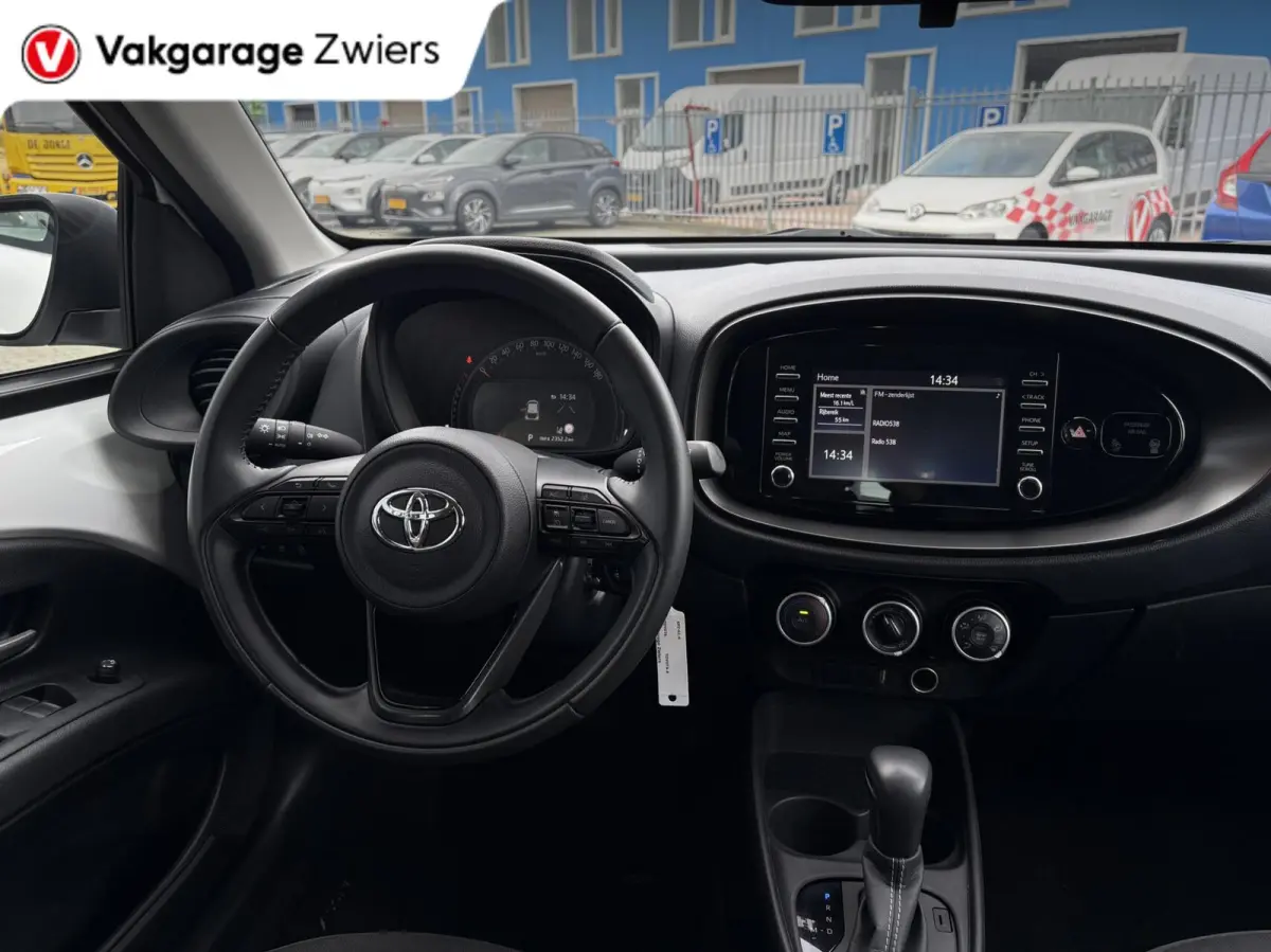 1.0 VVT-i S-CVT Play |Camera|Cruise|Automaat|Carplay.