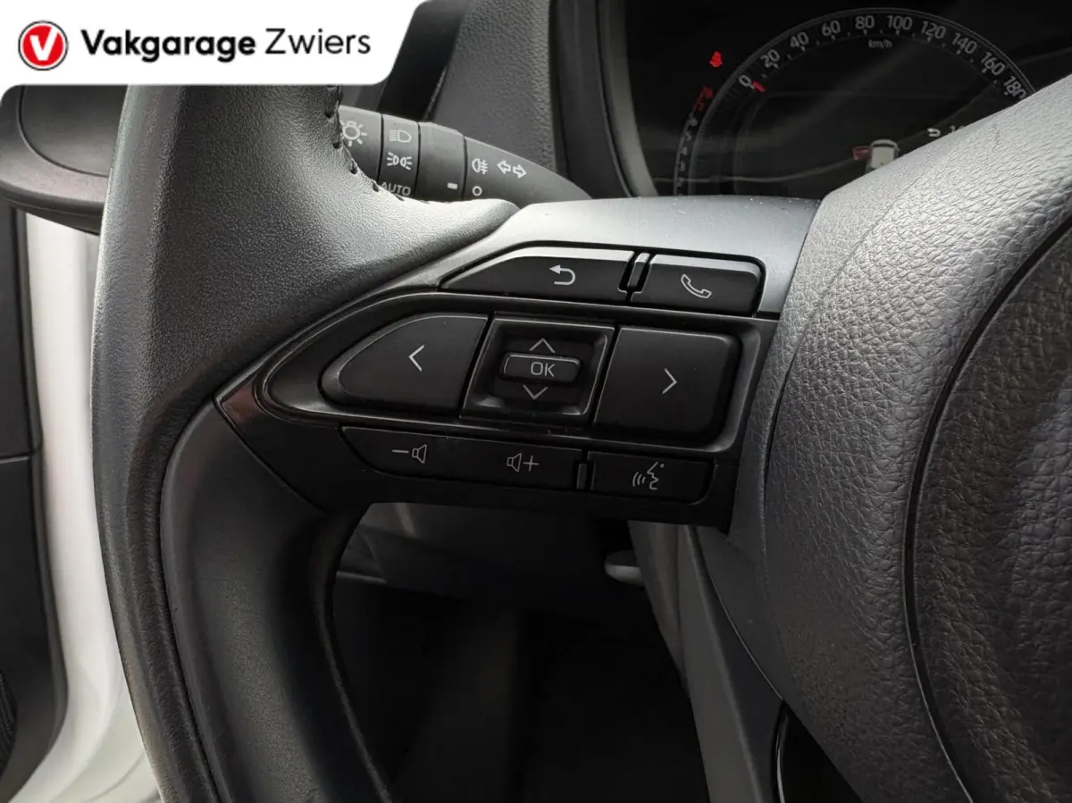 1.0 VVT-i S-CVT Play |Camera|Cruise|Automaat|Carplay.