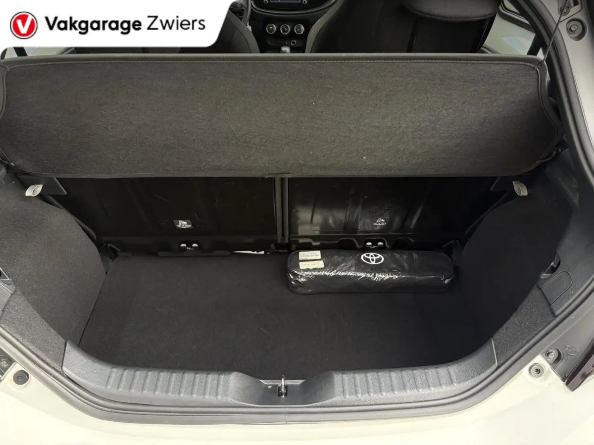1.0 VVT-i S-CVT Play |Camera|Cruise|Automaat|Carplay.