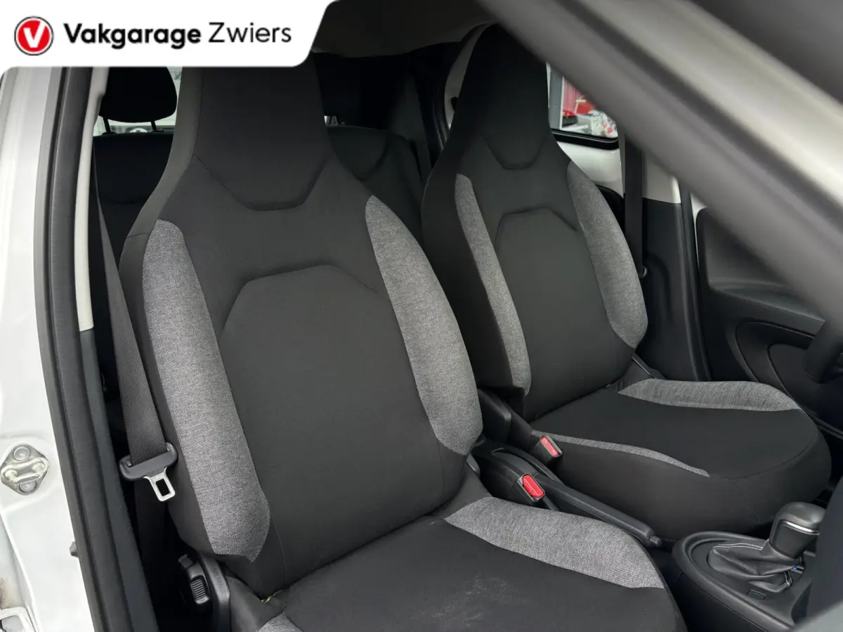 1.0 VVT-i S-CVT Play |Camera|Cruise|Automaat|Carplay.