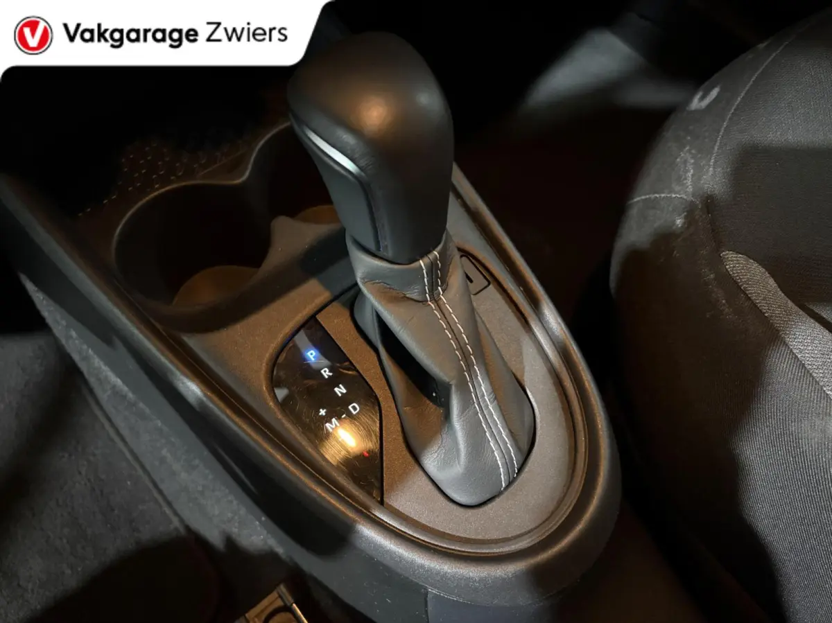 1.0 VVT-i S-CVT Play |Camera|Cruise|Automaat|Carplay.