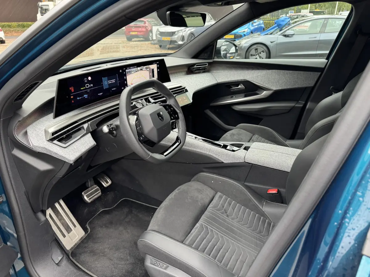 GT 73 kWh SOH 97%| WARMTEPOMP | 360° CAMERA| | KEYLESS ENTRY | 14.432KM! | DIGI. DASH| DEALER ONDERHOUDEN | CARPLAY/ ANDROID AUTO| EL.KLEP | STOEL + STUUR VERW. | 12 MND BOVAG GARANTIE