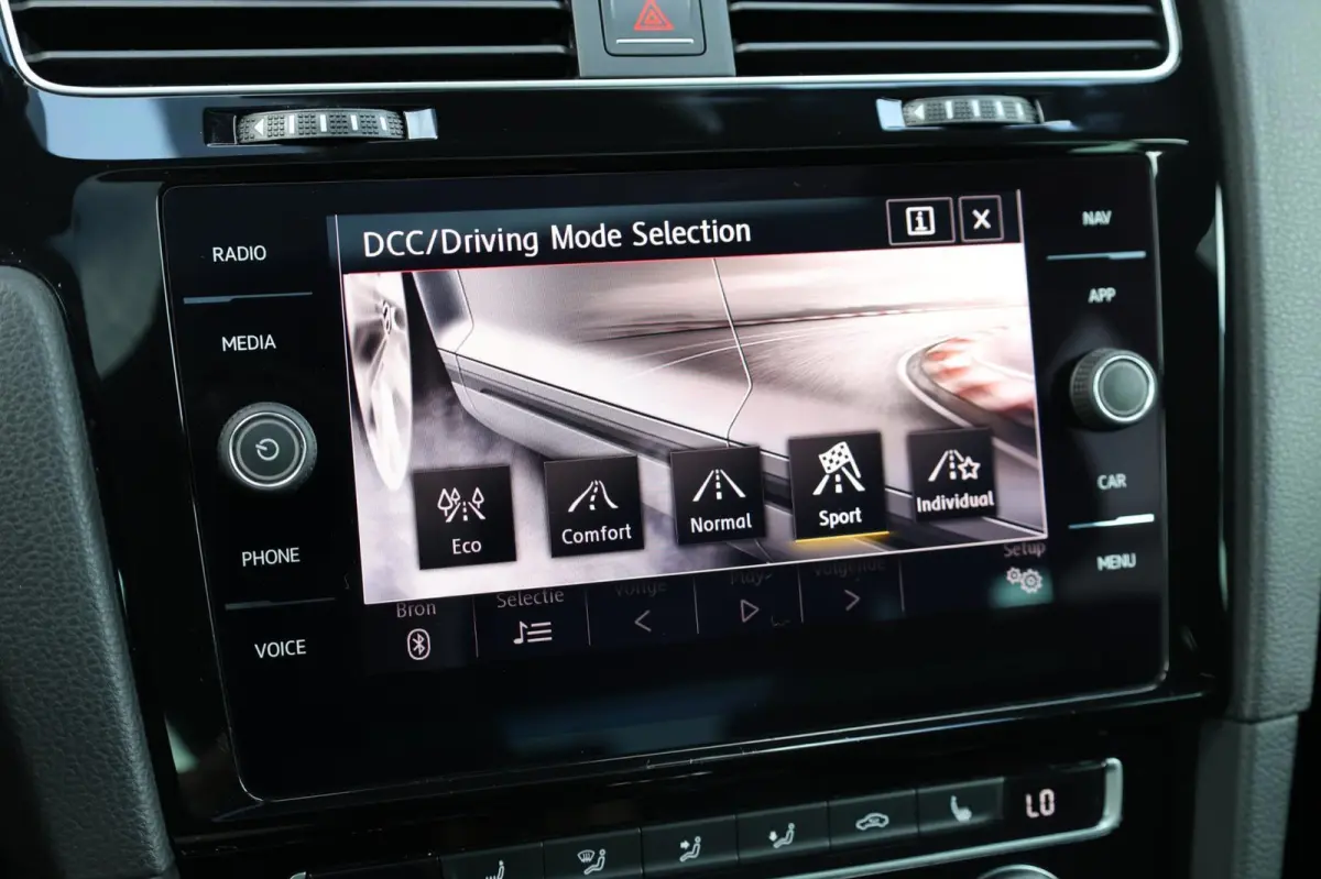 2.0 TSI GTI TCR 290+PK LED/VIRTUAL/PANO/ALCANTARA+S.VERWARMING/LMV 19'/CAM/DYNAUDIO/LINE/ACC/ECC/12 MDN GARANTIE!