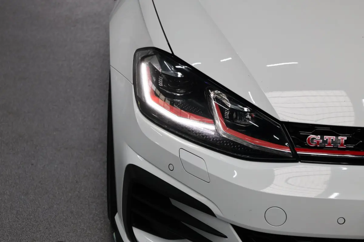 2.0 TSI GTI TCR 290+PK LED/VIRTUAL/PANO/ALCANTARA+S.VERWARMING/LMV 19'/CAM/DYNAUDIO/LINE/ACC/ECC/12 MDN GARANTIE!