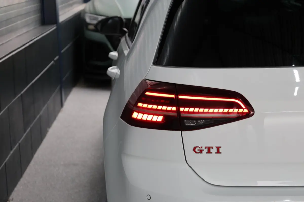2.0 TSI GTI TCR 290+PK LED/VIRTUAL/PANO/ALCANTARA+S.VERWARMING/LMV 19'/CAM/DYNAUDIO/LINE/ACC/ECC/12 MDN GARANTIE!